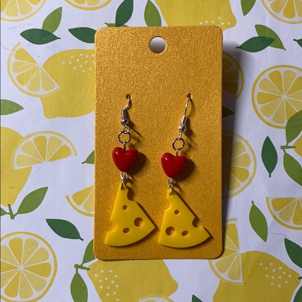 🍓NWT Cheese Lovers Heart Earrings